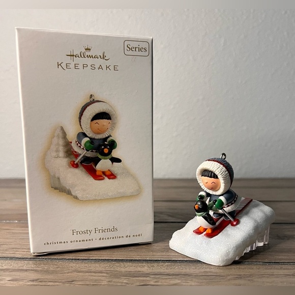 Hallmark NEW 2009 “Frosty Friends” Christmas Ornament 30th in the Series - Picture 2 of 10